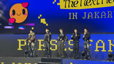 Keseruan Fancon PERSES di Jakarta: Main Game Bareng Fans, Cover Lagu Jawa Hingga Blusukan