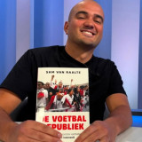 Jurnalis Belanda Dedikasikan Buku Tentang Sepak Bola Indonesia: Dijadikan Layaknya Agama