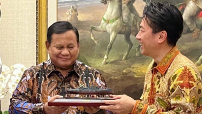 Prabowo Terima Suvenir Kapal Perang Mikasa dari Menhan Jepang, Koizumi: Semoga Jepang-Indonesia Semakin Memperdalam Kerja Sama
