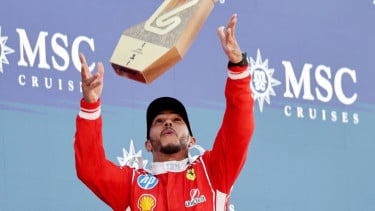 Lewis Hamilton Akhirnya Raih Podium Pertama Bersama Ferrari