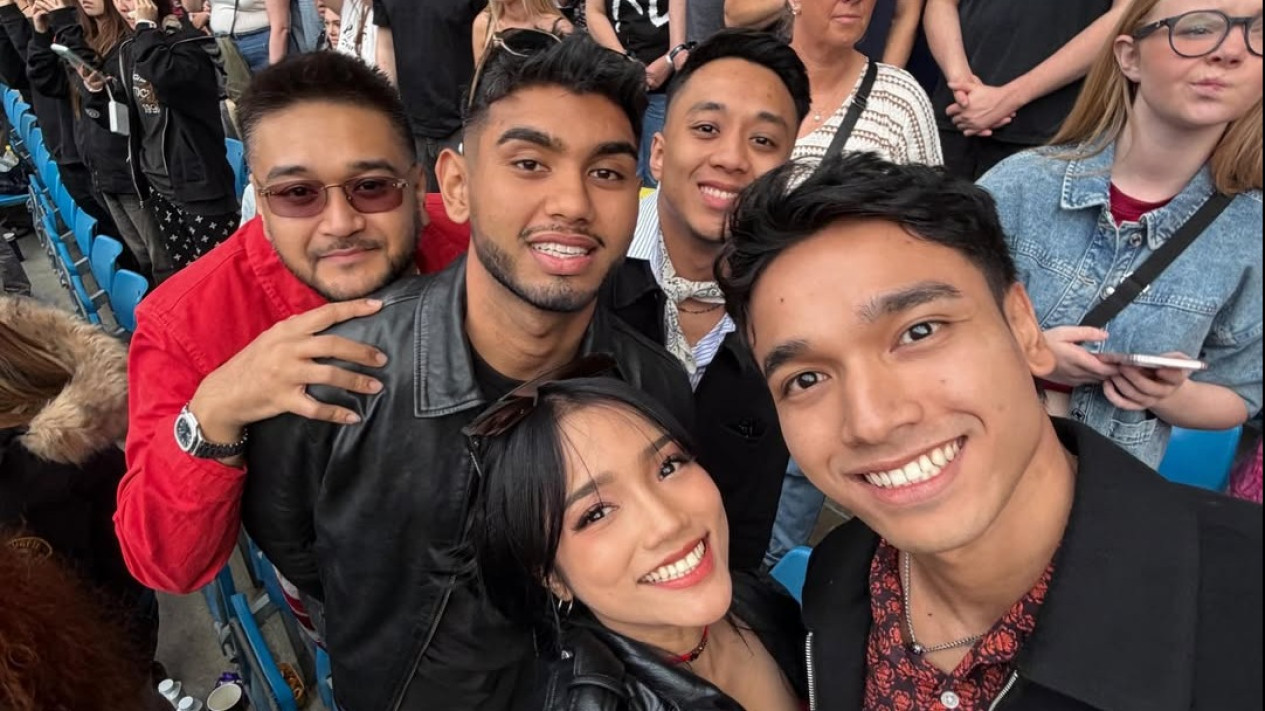 Boleh Percaya atau Tidak, Hubungan Fuji dengan CEO Asal Malaysia Rakin Khan Sudah Diprediksi dari 2024
            - galeri foto