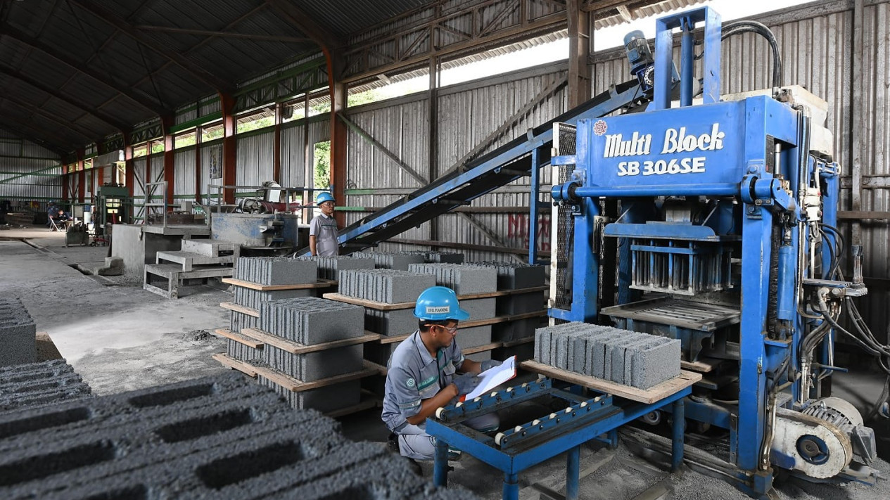 Tekan Limbah B3 hingga 38 Persen, MIND ID Ubah Slag Feronikel dan Tailing Jadi Batako
            - galeri foto