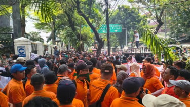 Didukung Koalisi Sipil, Ratusan Karyawan Hotel Sultan Geruduk PN Jakpus Menolak Putusan Eksekusi 18 Juni