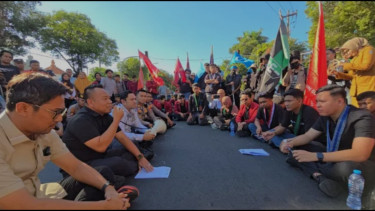 Respon Demo mahasiswa, DPRD Surabaya Janji Kawal Aspirasi Mahasiswa