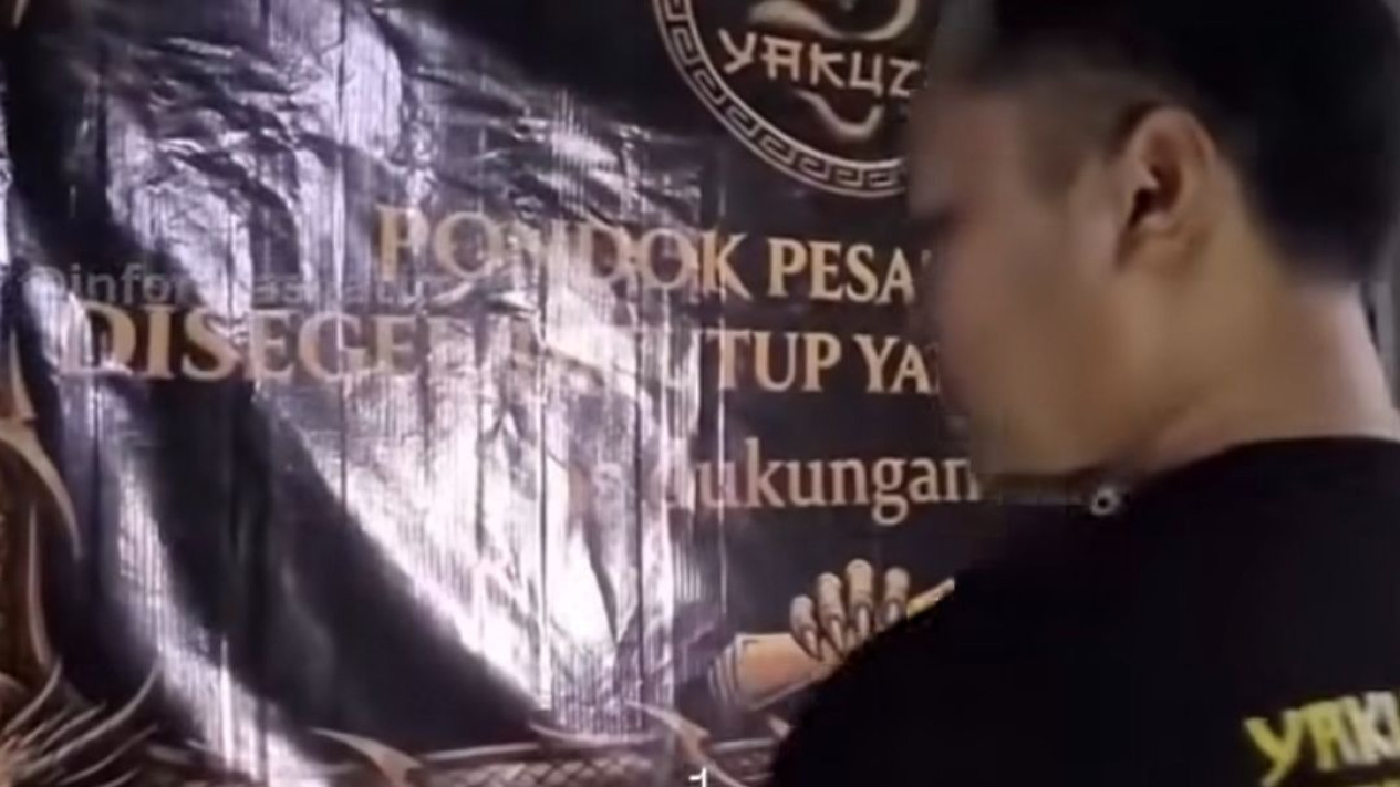 Siapa Yakuza Maneges yang Menyegel Ponpes di Malang?
            - galeri foto