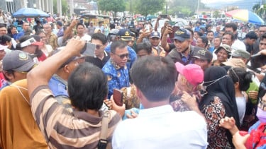Bupati Masinton Respon Aspirasi Masyarakat Terdampak Bencana Alam Tapteng