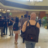 Breaking News! Proses Eksekusi Hotel Sultan, Tamu Hotel Panik Terpaksa Check Out Sebelum Waktunya