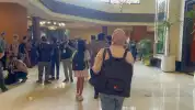 Breaking News! Proses Eksekusi Hotel Sultan, Tamu Hotel Panik Terpaksa Check Out Sebelum Waktunya