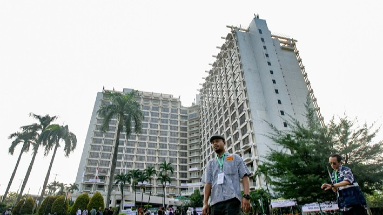 Eksekusi Pengosongan Hotel Sultan, Kuasa Hukum PPKGBK Sebut Proses Perkara Sudah Berlangsung 20 Tahun
            - galeri foto