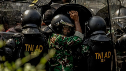 29 Anggota Polri-TNI Alami Luka-Luka Akibat Massa Ricuh saat Proses Eksekusi Hotel Sultan