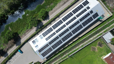 Upayakan Industri Ramah Lingkungan, APL Operasikan PLTS Atap Berkapasitas 202,2 kWp di Jatim