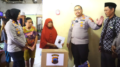 Aksi Heroik Jukir Lansia di Brebes Selamatkan Uang Rp3,6 Miliar, Polisi Beri Penghargaan dan Korban Diajak Umrah