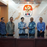 OJK Gandeng KPK, Kasus Korupsi Sektor Jasa Keuangan Bakal Diburu Bersama