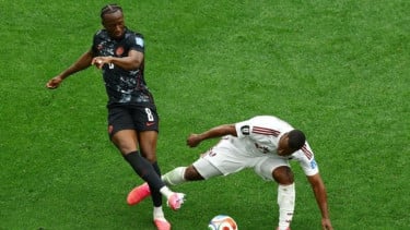 Bek Qatar Minta Maaf Usai Bikin Kaki Lawan Patah di Piala Dunia 2026