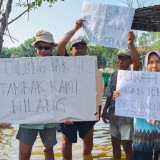 Tambak Hilang dan Rumah Terendam, Warga Tunggulsari Pati Turun Aksi Desak Pemerintah Segera Bangun Tanggul Permanen