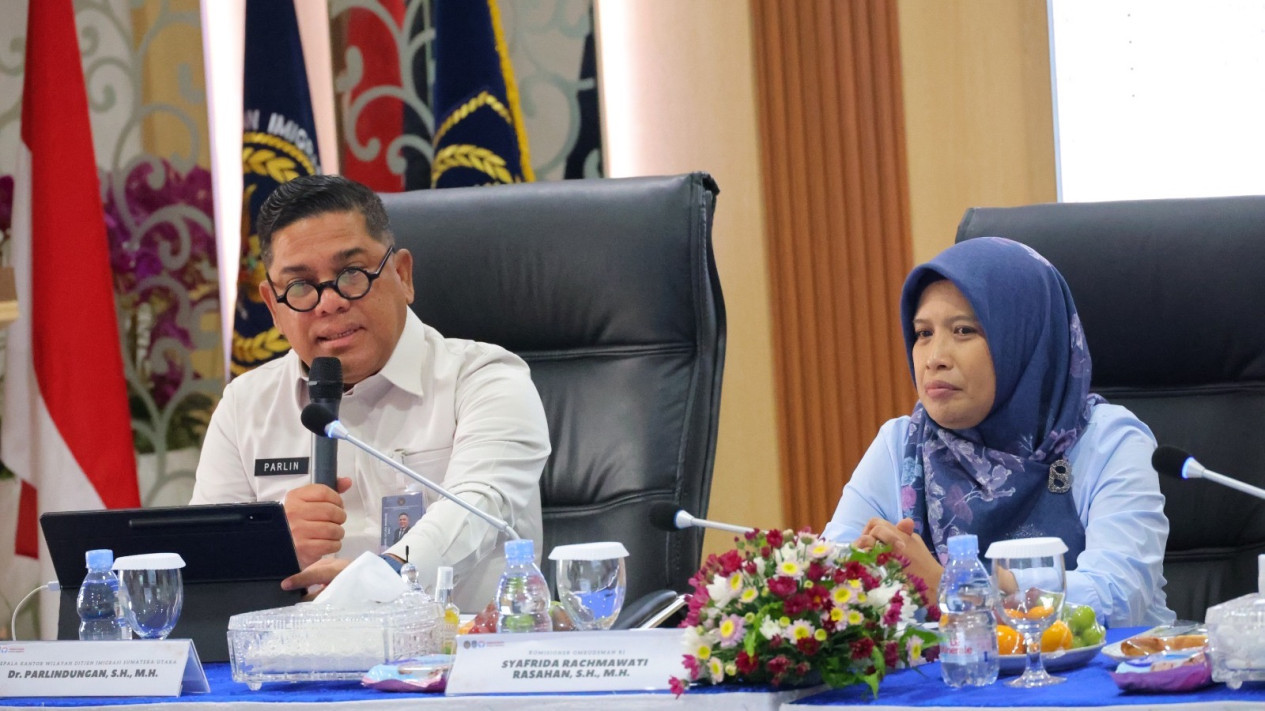 Diskusi Bersama Ombudsman RI, Imigrasi Sumut Kedepankan Semangat “Imigrasi untuk Rakyat”
            - galeri foto