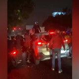 Diduga Terlibat Tabrak Lari, Mobil SUV Hancur Menjadi Sasaran Kemarahan Warga Usai Melarikan Diri