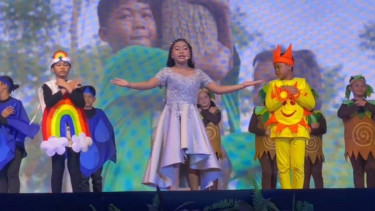 Ratusan Anak di Surabaya Kampanyekan Cinta Lingkungan Lewat Drama Musikal