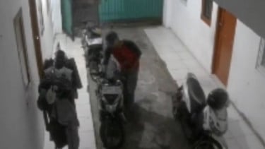 Motor Anggota Kopassus Raib saat Pulang ke Rumah Orang Tua di Cakung, Pelaku dan Penadah Ditangkap!