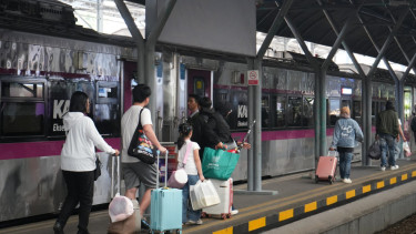 Antusiasme Masyarakat Isi Libur Sekolah Gunakan Kereta dengan Tiket Diskon 30 Persen