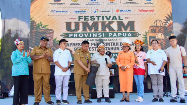 Buka Pasar Murah dan Pameran UMKM di Papua, Wamendagri Ribka Dorong Penguatan Ekonomi Kreatif