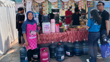 Dukung Usaha Mikro dan Kecil di Jakarta Fair 2026, Pertamina Salurkan Bantuan Bright Gas ke Puluhan Pedagang Kuliner