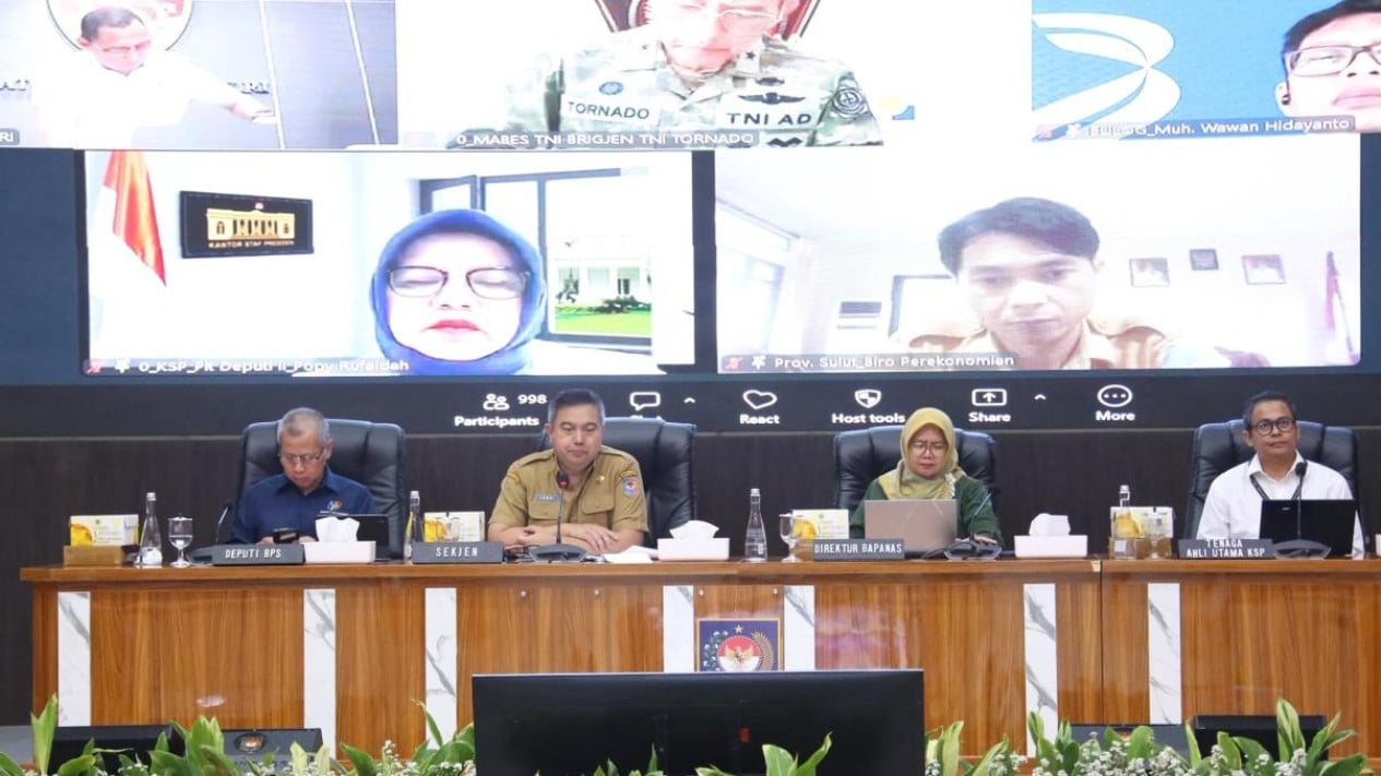Desak Pemda dan TPID Lakukan Intervensi Lapangan, Sekjen Kemendagri Soroti Kenaikan IPH Sejumlah Komoditas Pangan
            - galeri foto