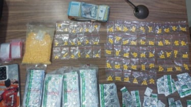 Detik-detik Polres Metro Bekasi Sita 1.825 Butir Obat Keras Ilegal di Tarumajaya