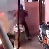 Detik-Detik Pemotor Diduga Dilempar Molotov saat Melintas di Koja Jakarta Utara, Pelaku Ada Empat Orang