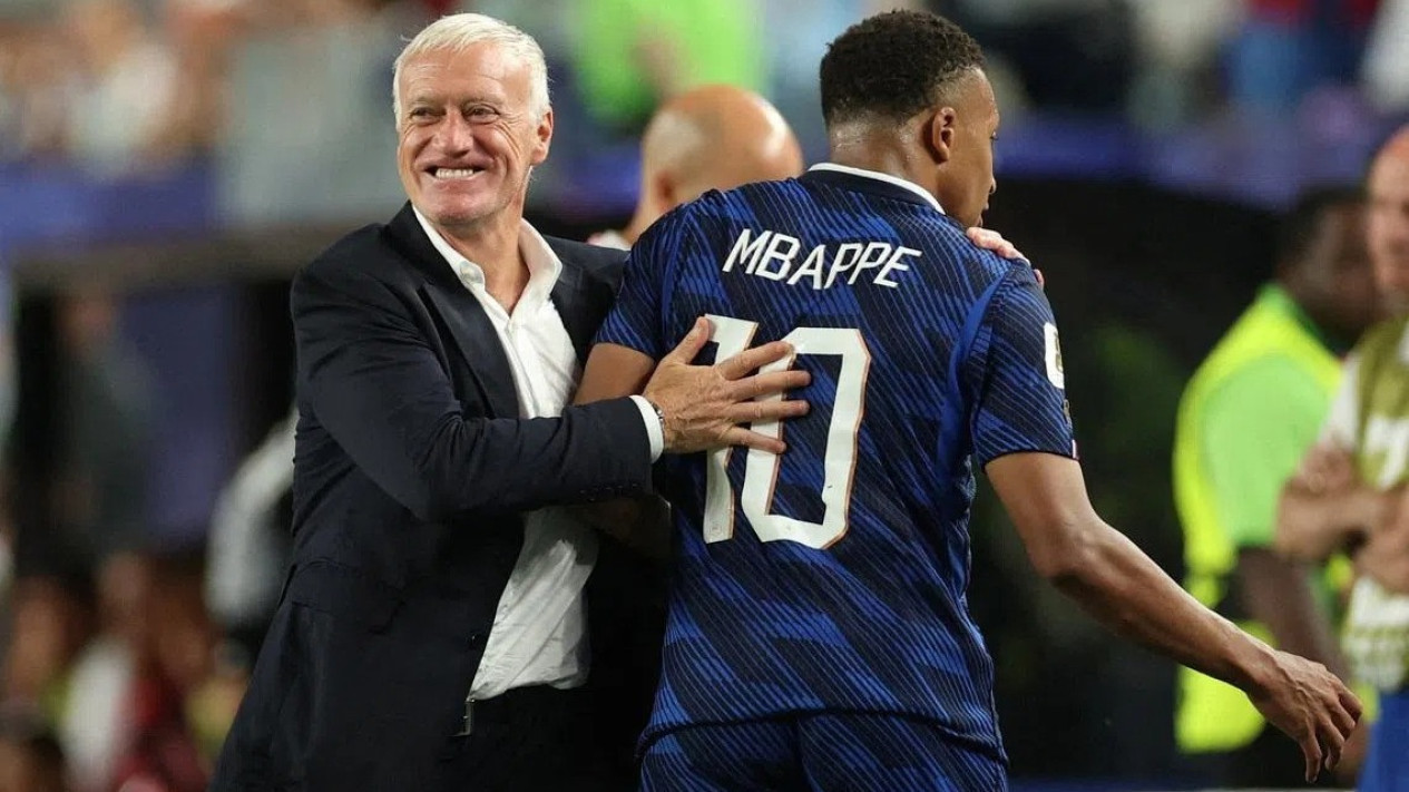 Piala Dunia 2026: Puasnya Deschamps Usai Prancis Tumbangkan Irak 3-0 dan Pastikan Lolos 32 Besar
            - galeri foto