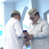 Prabowo Terima Penghargaan Lencana Emas Adhi Bhakti Tani Nelayan Maha Utama