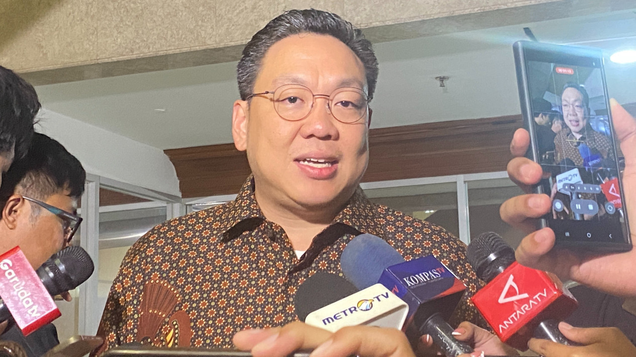 Menkes Usul Penderita TBC Dapat Makan Bergizi Gratis, DPR: Jangan Semua MBG
            - galeri foto