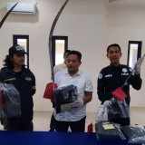Polresta Pati Gagalkan Tawuran Gangster, 7 Pemuda Diamankan Bersama Celurit Raksasa