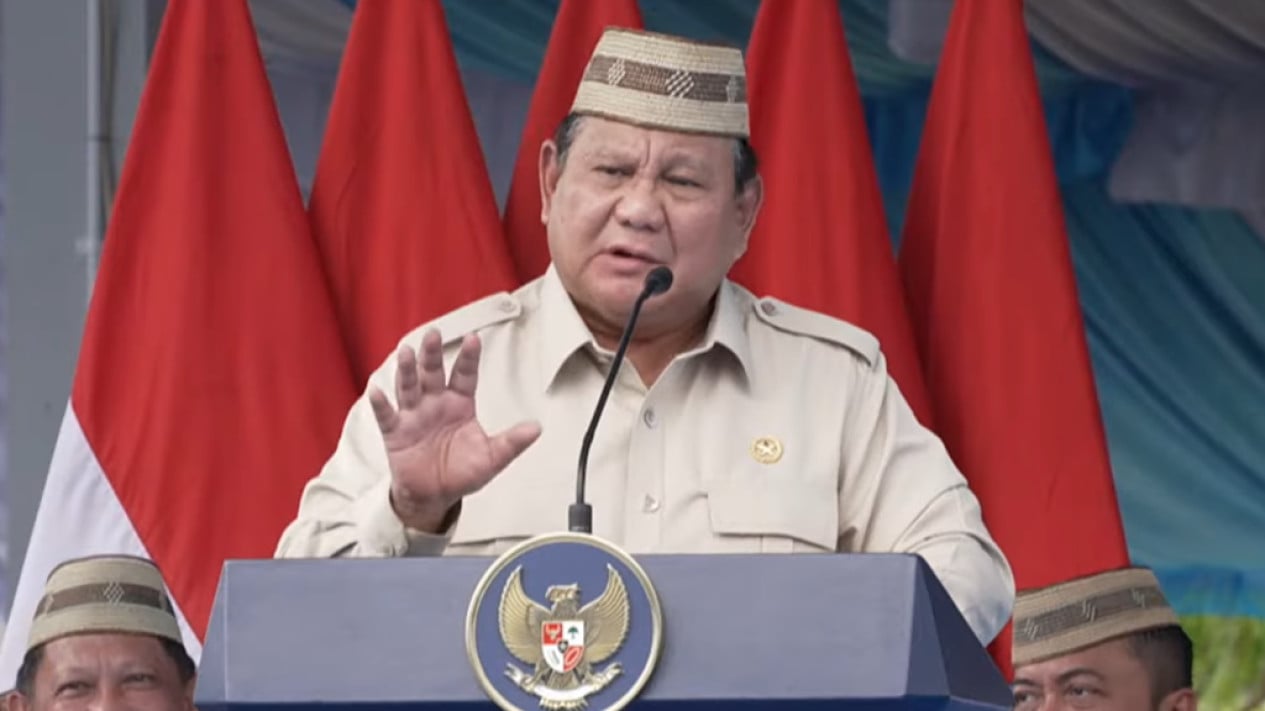 Prabowo Akui Hanya Indonesia Polri Urus Pertanian dan TNI Sering ke Sawah
            - galeri foto