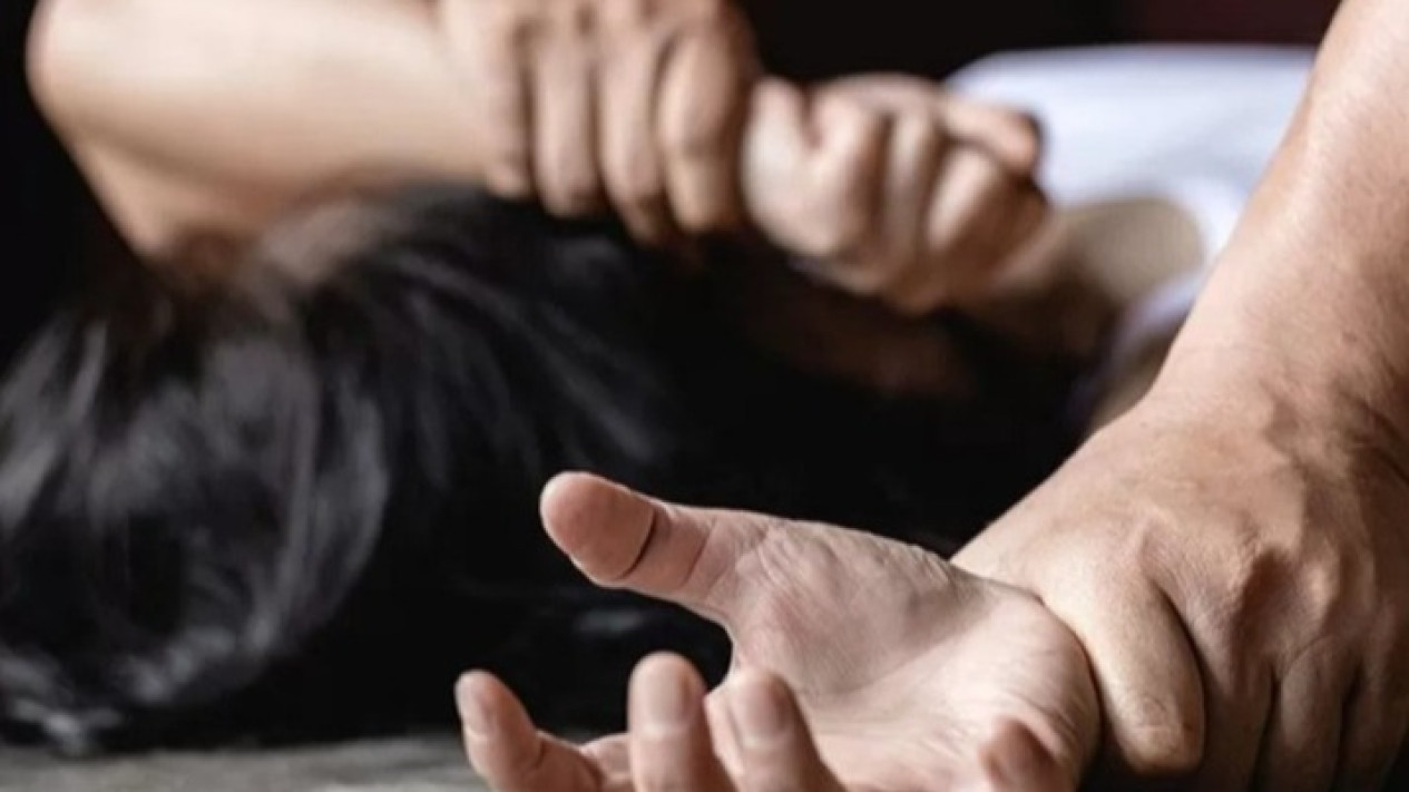 Viral, Dugaan Pelecehan Seksual Sesama Jenis Terjadi di Angkot Jaktim, Polisi Minta Korban Lapor
            - galeri foto