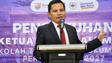 KPK Periksa Ma'ruf Cahyono Sebagai Tersangka Kasus Gratifikasi Pengadaan di MPR 