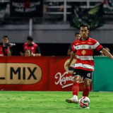 Taufik Hidayat Resmi Perpanjang Kontrak dengan Madura United