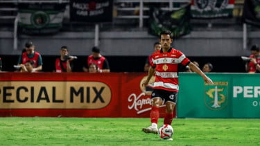 Taufik Hidayat Resmi Perpanjang Kontrak dengan Madura United
