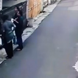 Pengamen di Bekasi Bakar Pagar Rumah Warga Usai Diduga Kesal Tak Diberikan Uang