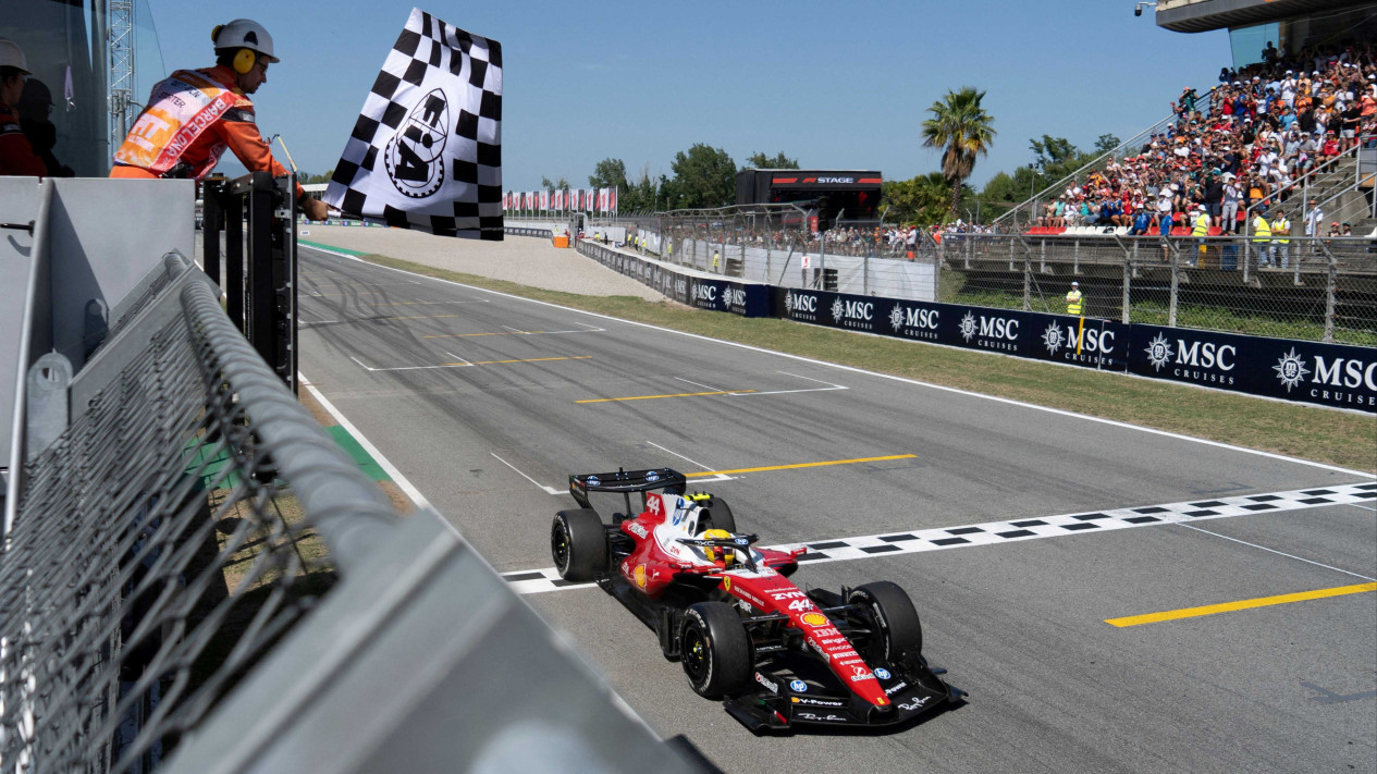 Jadwal F1 GP Austria 2026: Mampukah Ferrari Kembali Mengganggu Dominasi Mercedes di Awal Musim?
            - galeri foto