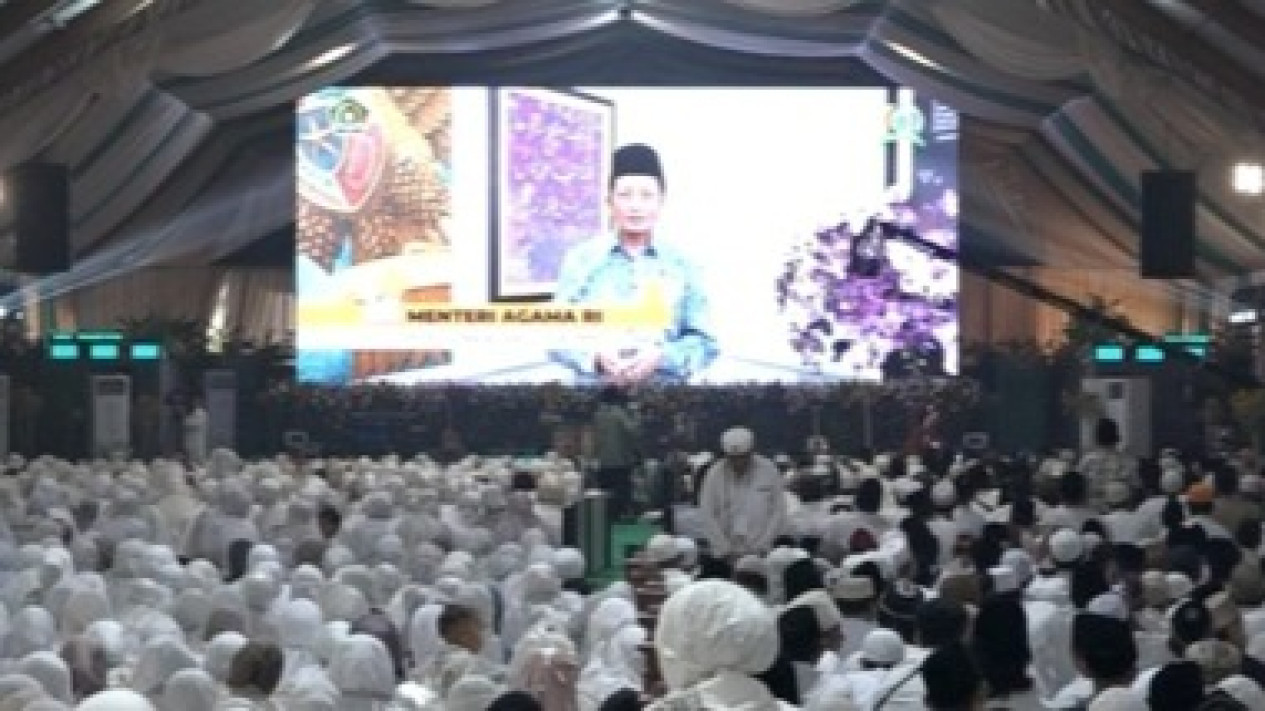 Puncak Acara Hari Silsilah ke-35 Kadirun Yahya, Menag Ajak Ribuan Jamaah Doakan Bangsa Indonesia
            - galeri foto