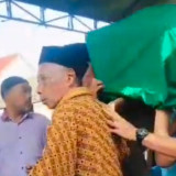 Isak Tangis Iringi Pemakaman ASN Bangkalan, Keluarga Bantah Rumor Korban Hamil