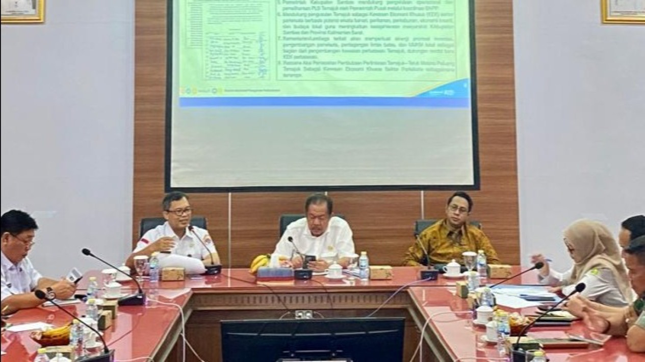 Badan Nasional Pengelola Perbatasan Percepat Pembukaan Pelintasan Temajuk–Telok Melano Kalbar
            - galeri foto