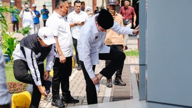 Sebelum Blusukan di Lampung, Jokowi Pilih Salat Jumat Dulu