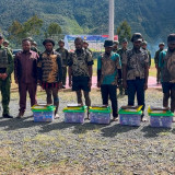 Momen Haru di Puncak Jaya, 5 Anggota OPM Kembali ke Pangkuan NKRI