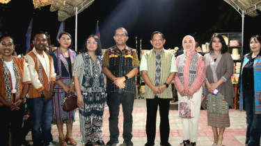 Mendagri Tito Karnavian Puji Keindahan Parade Tenun Atambua sebagai Penggerak Ekonomi NTT