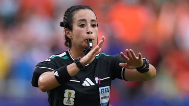 XX Potret Katia Itzel Garcia, Wasit Wanita yang Curi Perhatian dalam Laga Tunisia vs Belanda di Piala Dunia 2026