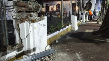 Sejumlah Provokator Menyusup di Demo Depan Gedung Grahadi Surabaya, Aksi Damai Mendadak Mencekam