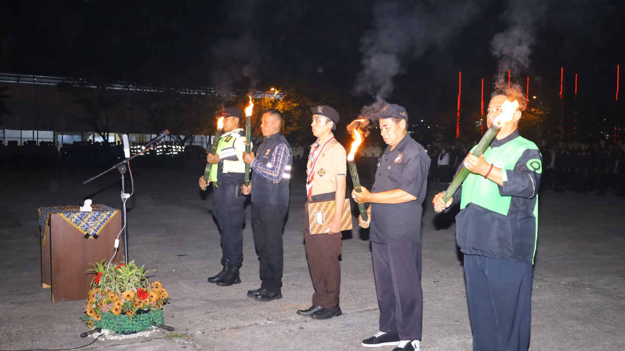Cegah Kejahatan Jalanan, Polda Sulsel Libatkan 1.500 Warga-Ojol Perkuat Kamtibmas
            - galeri foto