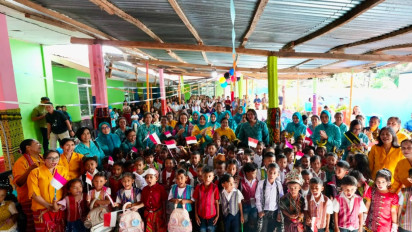 Kunjungi TK Dharma Wanita Kefamenanu, Ketum TP PKK Tekankan Pentingnya Peran Keluarga